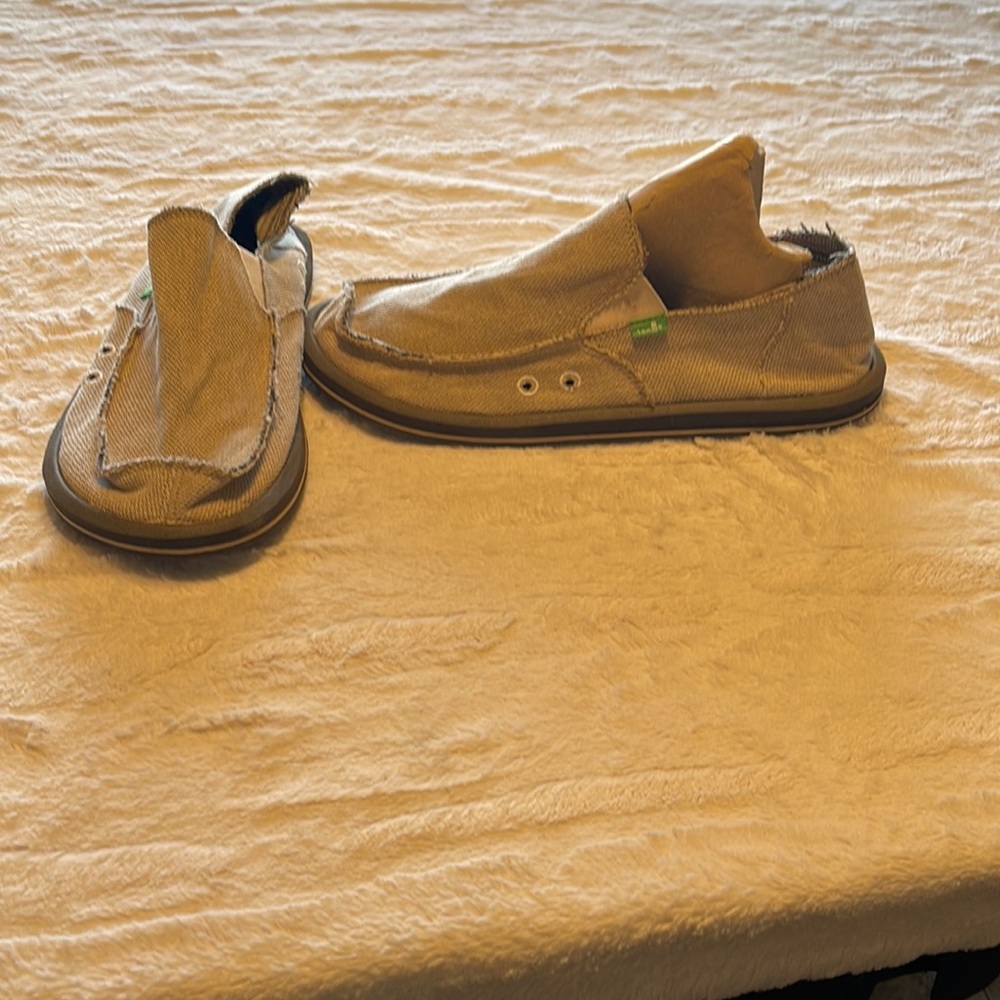 Mens Sanuk size 12 slip on shoe